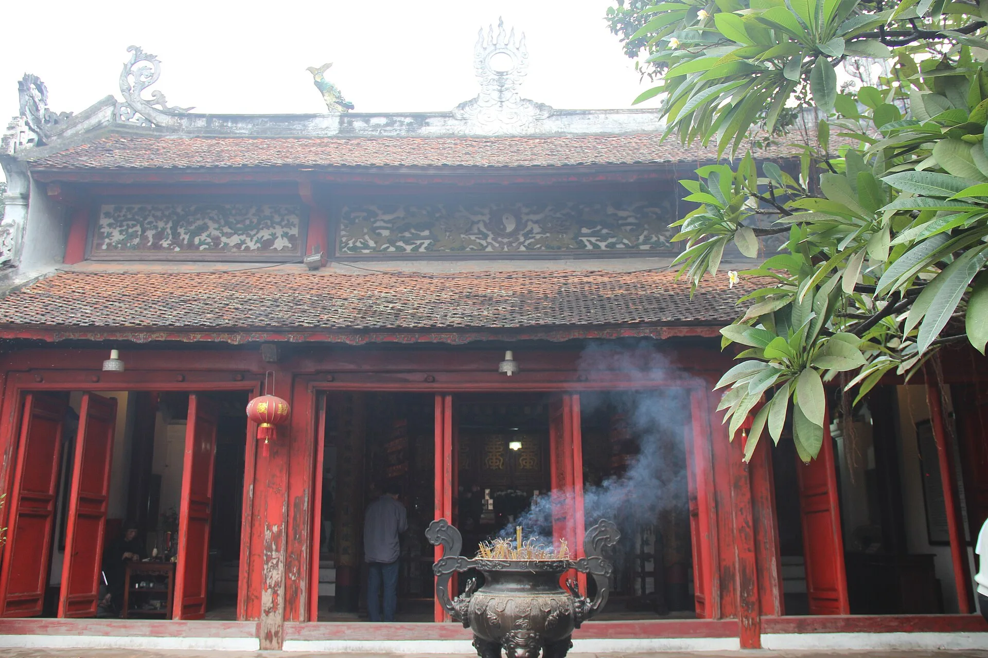 Le lac Hoàn Kiếm et le temple Ngọc Sơn