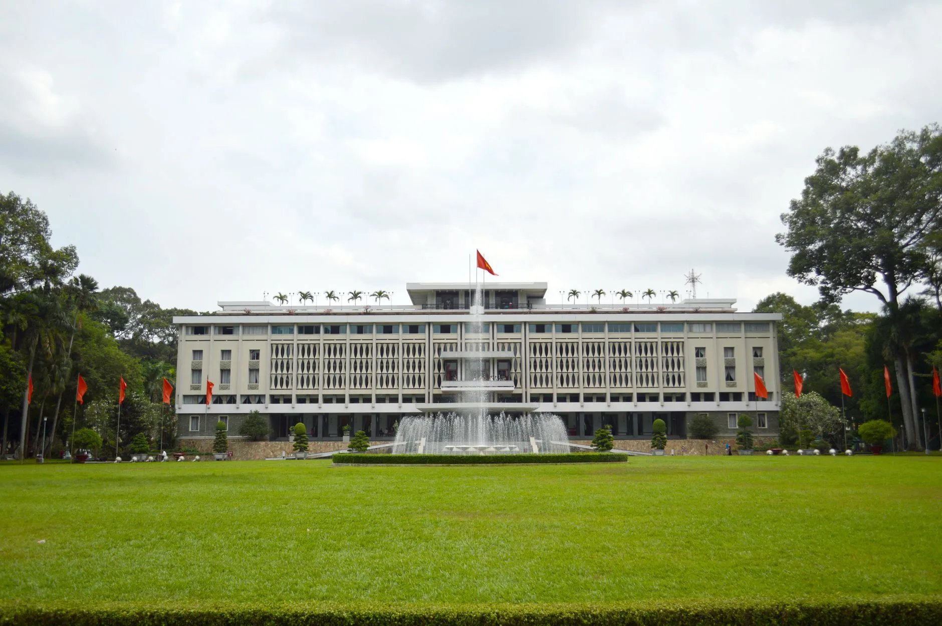 Le palais de la Réunification et le musée des vestiges de la guerre